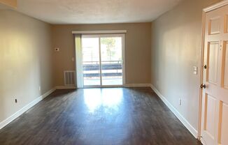 2 beds, 1 bath, 925 sqft, $975, Unit 111