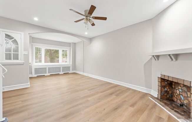 ⭐⭐⭐UPDATED 3 BEDROOMS AND 1BATH HOME WITH FINISHED BASEMENT WITH BONUS ROOM
