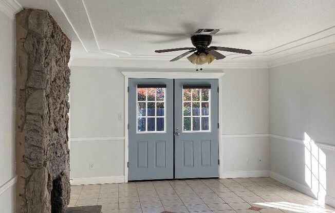 Cute As A Bug 3/1!  (PLEASE READ ENTIRE AD PRIOR TO CALLING AGENT FOR VIEWING)