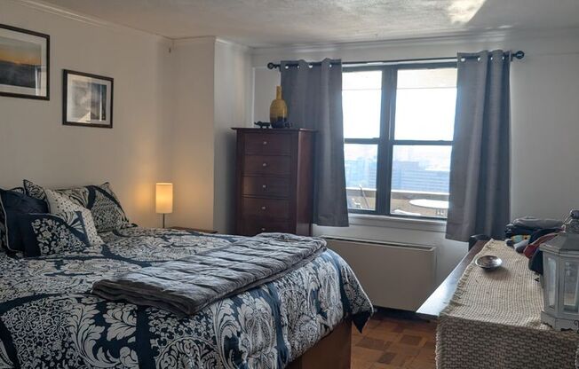 1 bed, 1 bath, 750 sqft, $2,650, Unit 23J