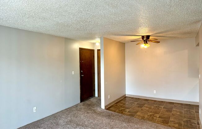 2 beds, 1 bath, 800 sqft, $850, Unit 3710-02