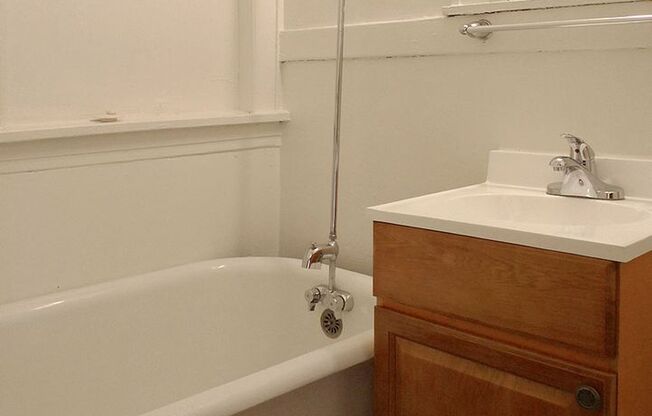 Studio, 1 bath, 375 sqft, $795, Unit 10 - 106