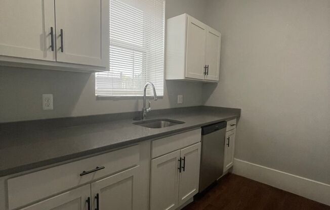 3 beds, 1 bath, 764 sqft, $1,795, Unit 6