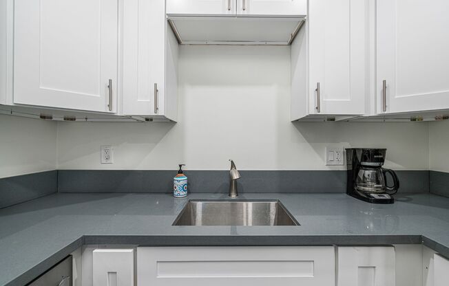 1 bed, 1 bath, 595 sqft, $2,400, Unit 19