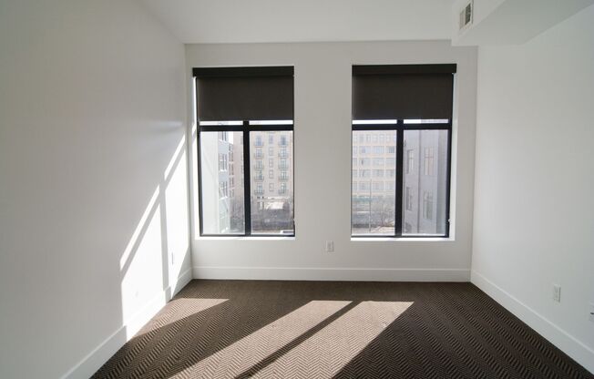 1 bed, 1 bath, 832 sqft, $1,305, Unit 213