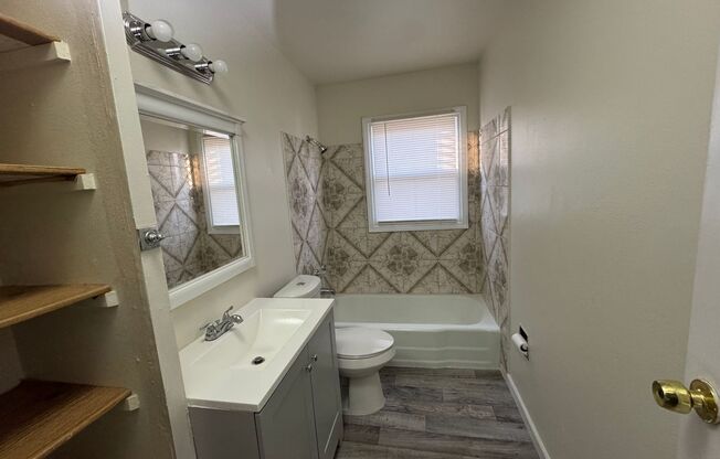 3 beds, 1 bath, $1,295