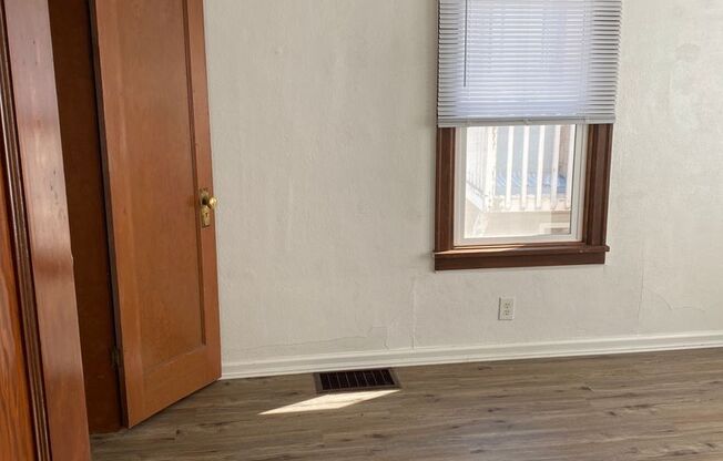 4 beds, 1 bath, $1,200, Unit 11202 (Upper)