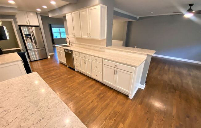 4 beds, 2.5 baths, $4,199