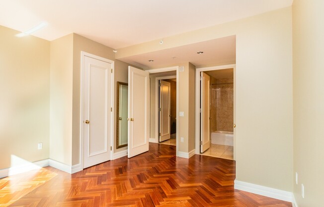 1 bed, 1.5 baths, 751 sqft, $4,500, Unit 17C