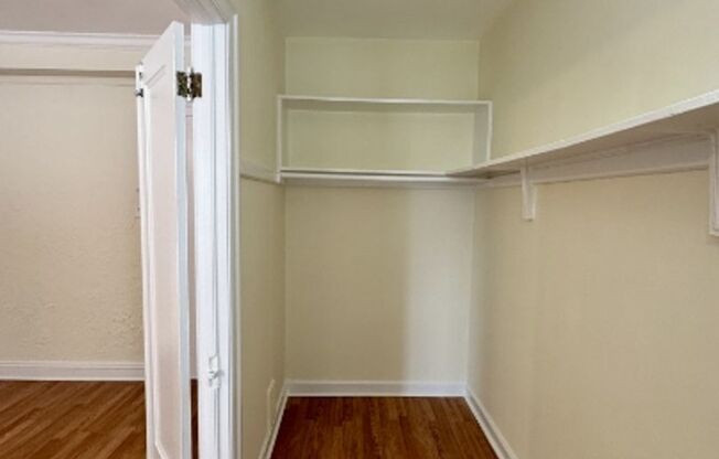 Studio, 1 bath, $1,100, Unit 609