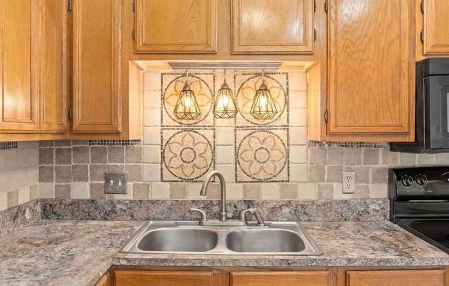 4013 SW Sunflower | $1,500/mo