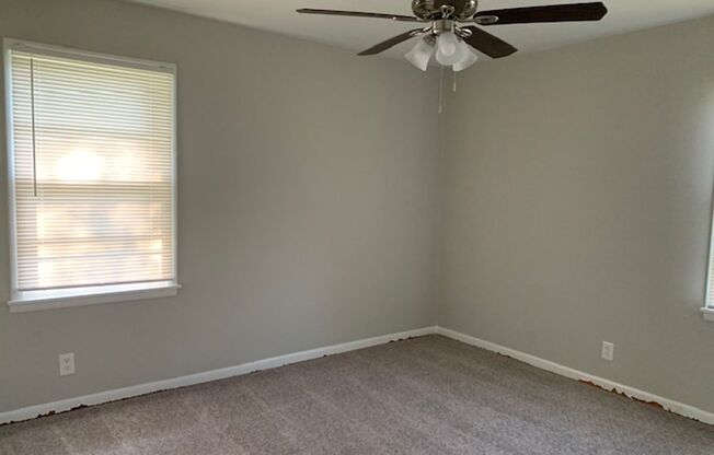 THREE BEDROOM/TWO BATH SPACIOUS RANCH - CONVENIENT  LOCATION!