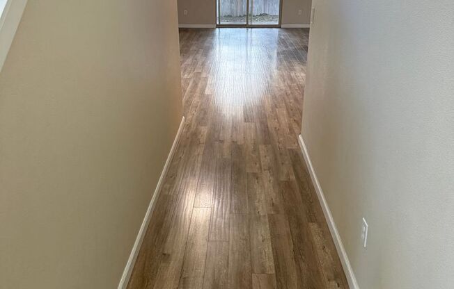 Inviting 3-Bedroom Townhome in Hayesville – Spacious & Well-Equipped