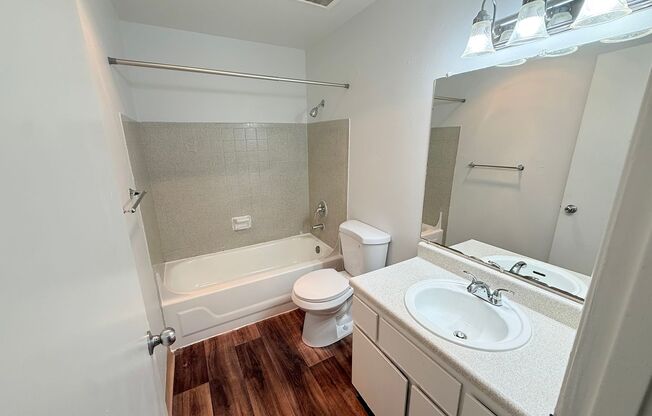 1 bed, 1 bath, 700 sqft, $1,450, Unit J - 102