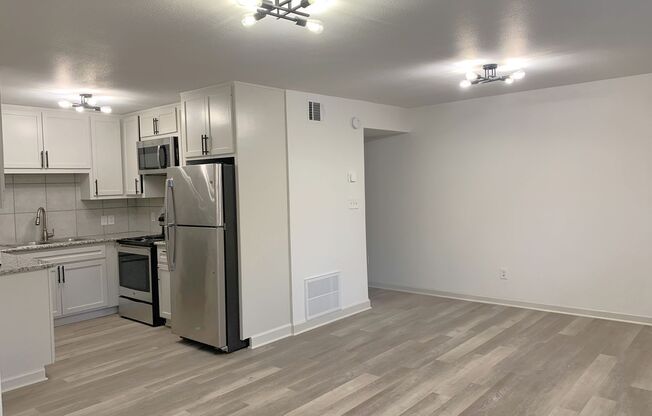 2 beds, 1 bath, 931 sqft, $1,274, Unit 27