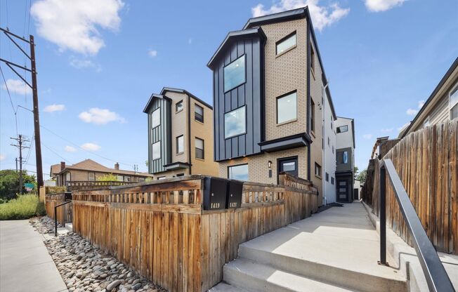 Fantastic Front Side Luxury Denver Townhome!