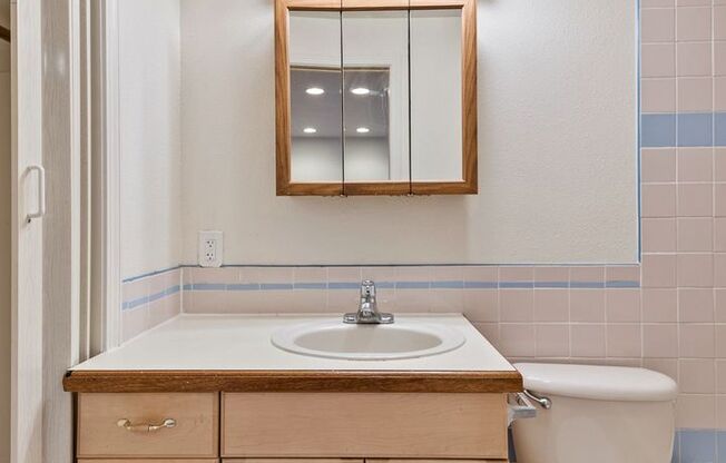 Studio, 1 bath, 400 sqft, $1,195, Unit B07