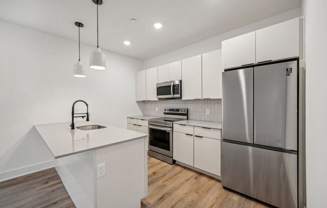 1 bed, 1 bath, 644 sqft, $1,450, Unit 214