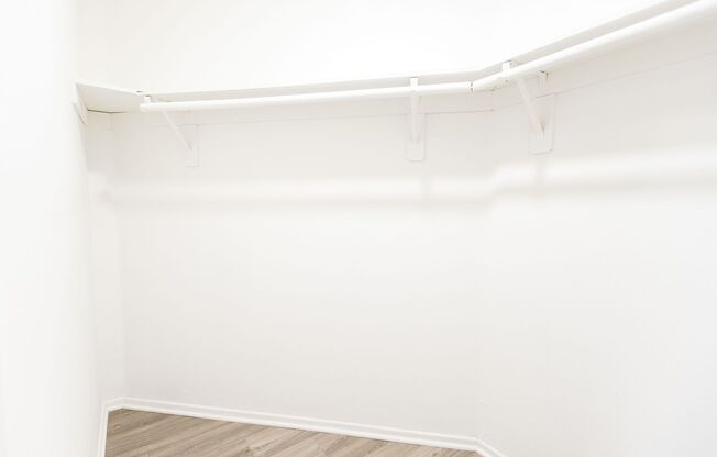 1 bed, 1 bath, 700 sqft, $1,667, Unit 301