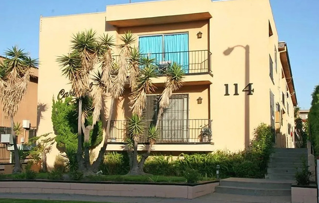 114 N EUCALYPTUS AVE