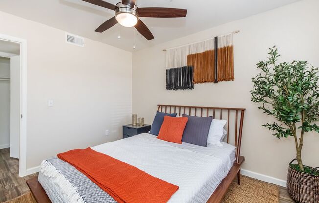 4 beds, 2 baths, 1,375 sqft, $1,599, Unit 18102