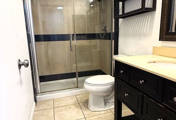 Charming 1 bed 1 bath condo on bottom floor