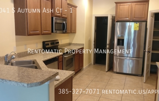7041 S AUTUMN ASH CT