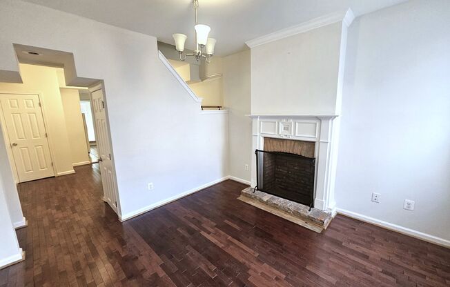 Cozy 2 BR 1.5 Ba Townhome by Patterson Park