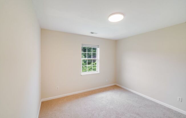 2BR Updated Duplex Near South Park – Cozy, Convenient & Move-In Ready!