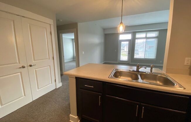 2 beds, 2 baths, 1,284 sqft, $2,171, Unit 2105-201