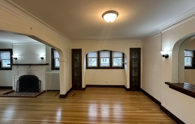 250 6th Ave N