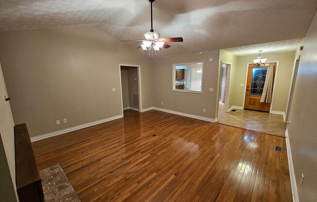 3 Bedroom home in the Northfield subdivision available in time for the Holidays!