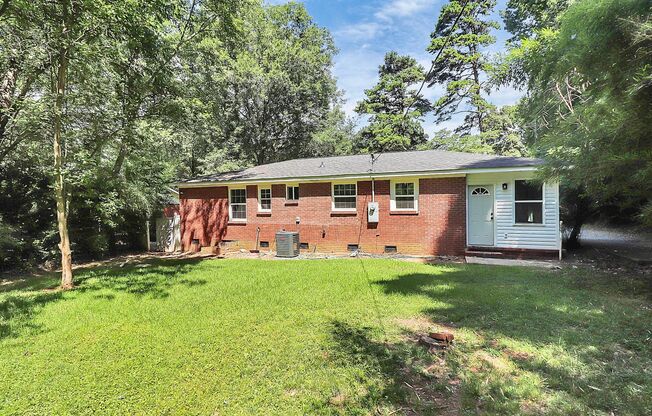 Brick Ranch w/Great Yard! Minutes From Uptown Charlotte!