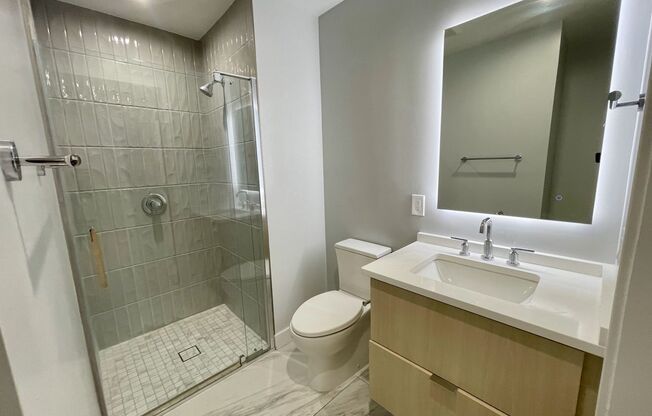 2 beds, 2 baths, 905 sqft, $4,025, Unit 203