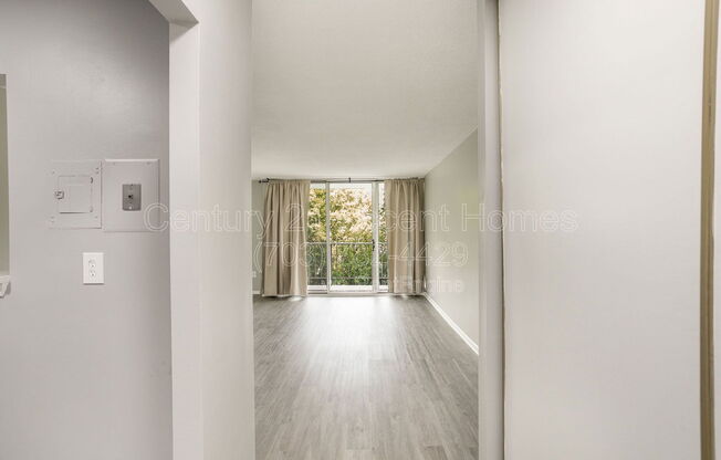 2059 Huntington Ave 500