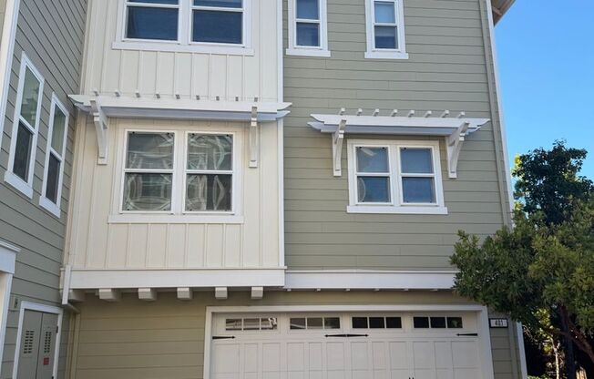 Turnkey Elegance: Fully Furnished Executive Home at 401 S Hummingbird