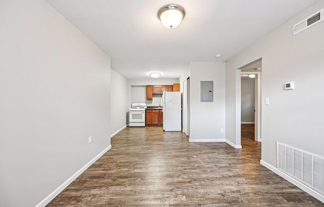 2 beds, 1 bath, 665 sqft, $1,040, Unit 1738F