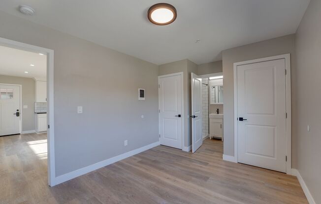 3 beds, 3 baths, 1,070 sqft, $4,095, Unit 101