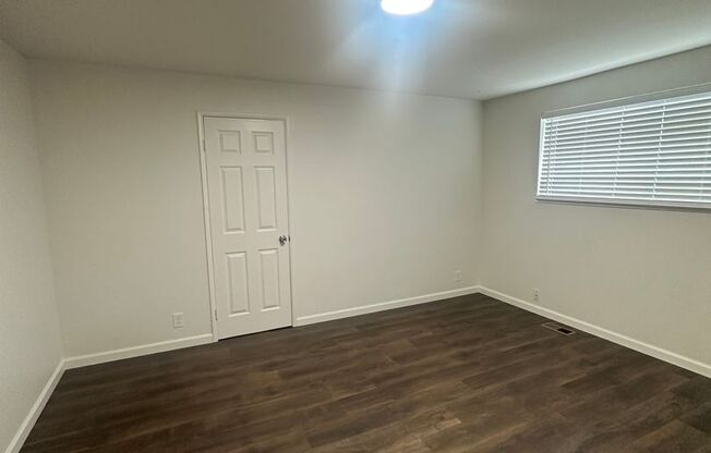 2 beds, 1 bath, 905 sqft, $1,400, Unit 5474-C