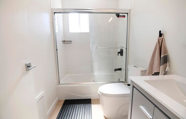 Studio, 1 bath, 214 sqft, $1,600, Unit 117