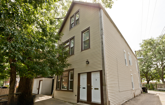 2109 W Warner Ave