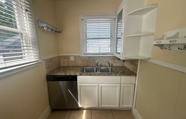 1 bed, 1 bath, $1,295