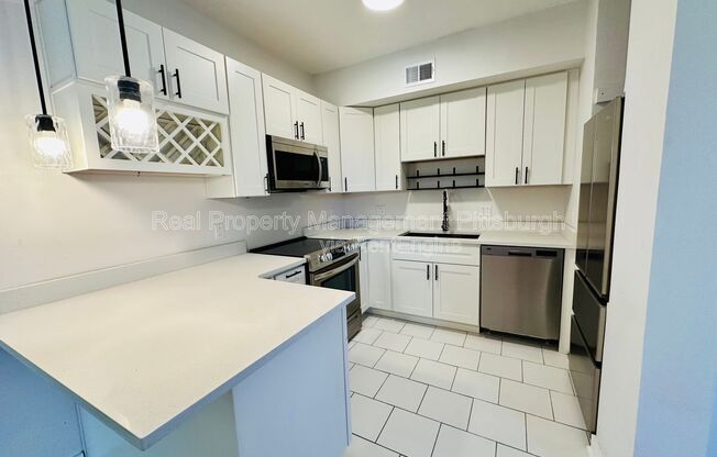 2121 MILLIGAN AVE
