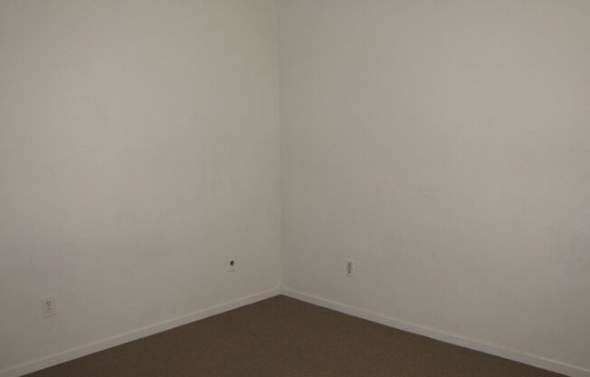 2 beds, 1.5 baths, $1,249, Unit C