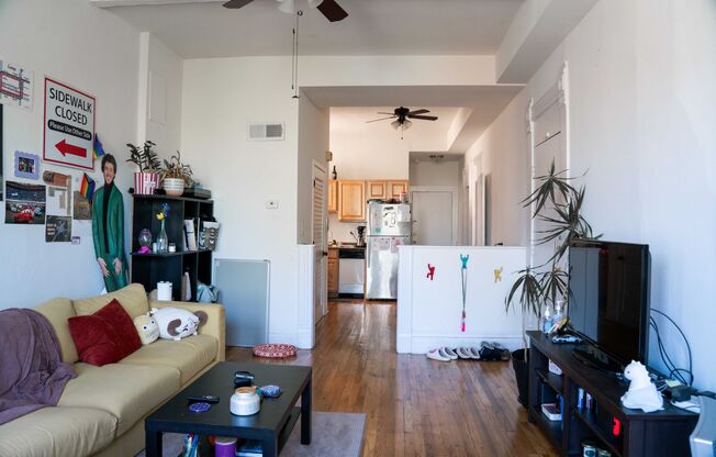 Lincoln Park / DePaul - 2 Bed / 1 Bath - In-Unit Laundry