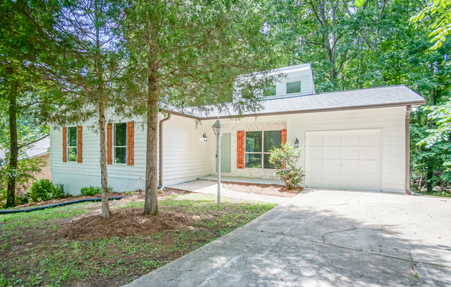 3137 GLN HOLW DR