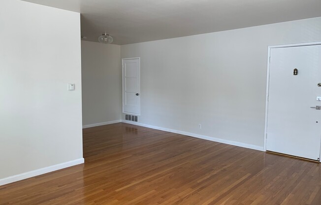 1 bed, 1 bath, 709 sqft, $1,995, Unit 30-04