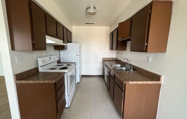 2 beds, 1 bath, 877 sqft, $1,150, Unit 263
