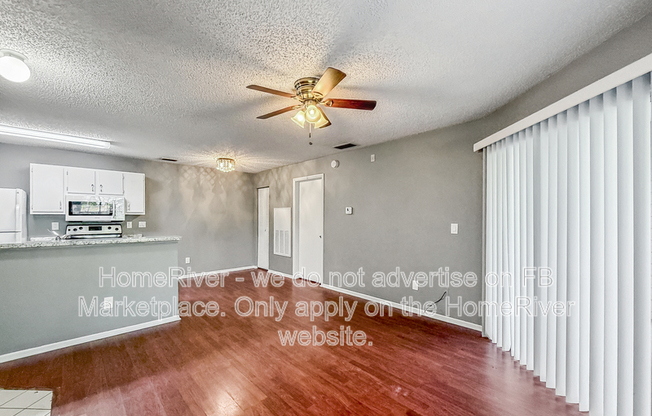 2561 GRASSY PT DR