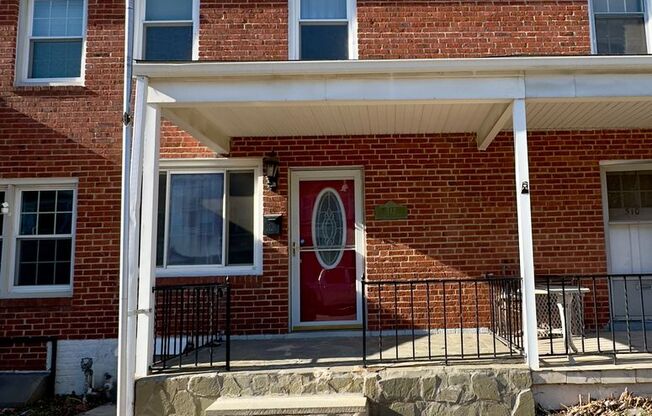 Charming 2 Bedroom/2 Bathroom Townhome in Greektown, MD!